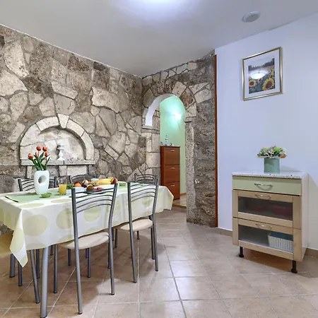 Famea Rural Experience Potpićan